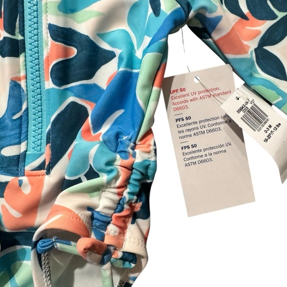 Old Navy Baby Girls Zip Front  Rashguard One-Piece Swimsuit Size 0-3 M UPF 50 - Picture 3 of 8